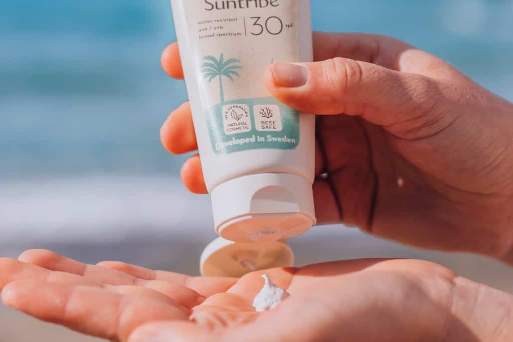 PART 1 - THE PROBLEM WITH CHEMICAL SUNSCREENS / INTERVIEW WITH CRAIG DOWNS